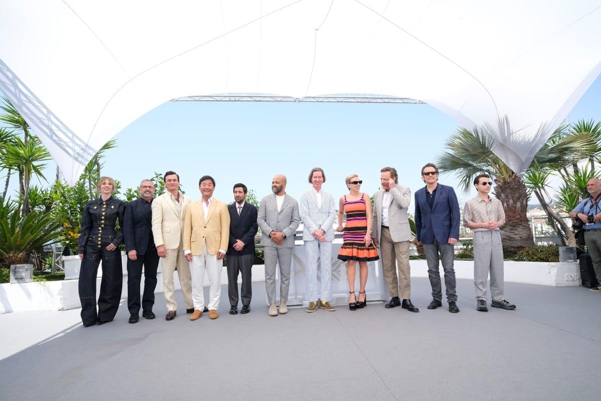 Cannes 2023: Scarlett Johansson y todo el elenco de “Asteroid City” se roban la alfombra roja