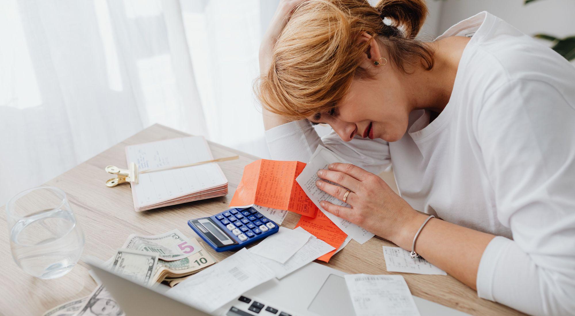 Cómo iniciar el año sin estrés financiero: Consejos de los expertos