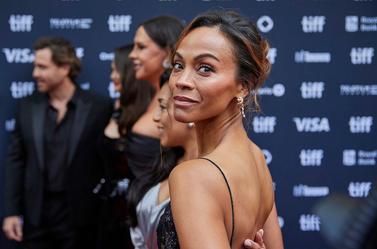 Zoe Saldaña: “No Apoyo los Comentarios de Karla Sofía Gascón”